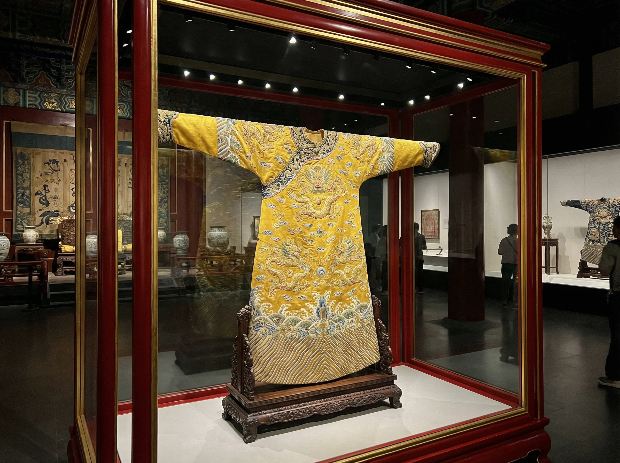 清代帝王龙袍展示 - 德州扑克 与皇家纹饰